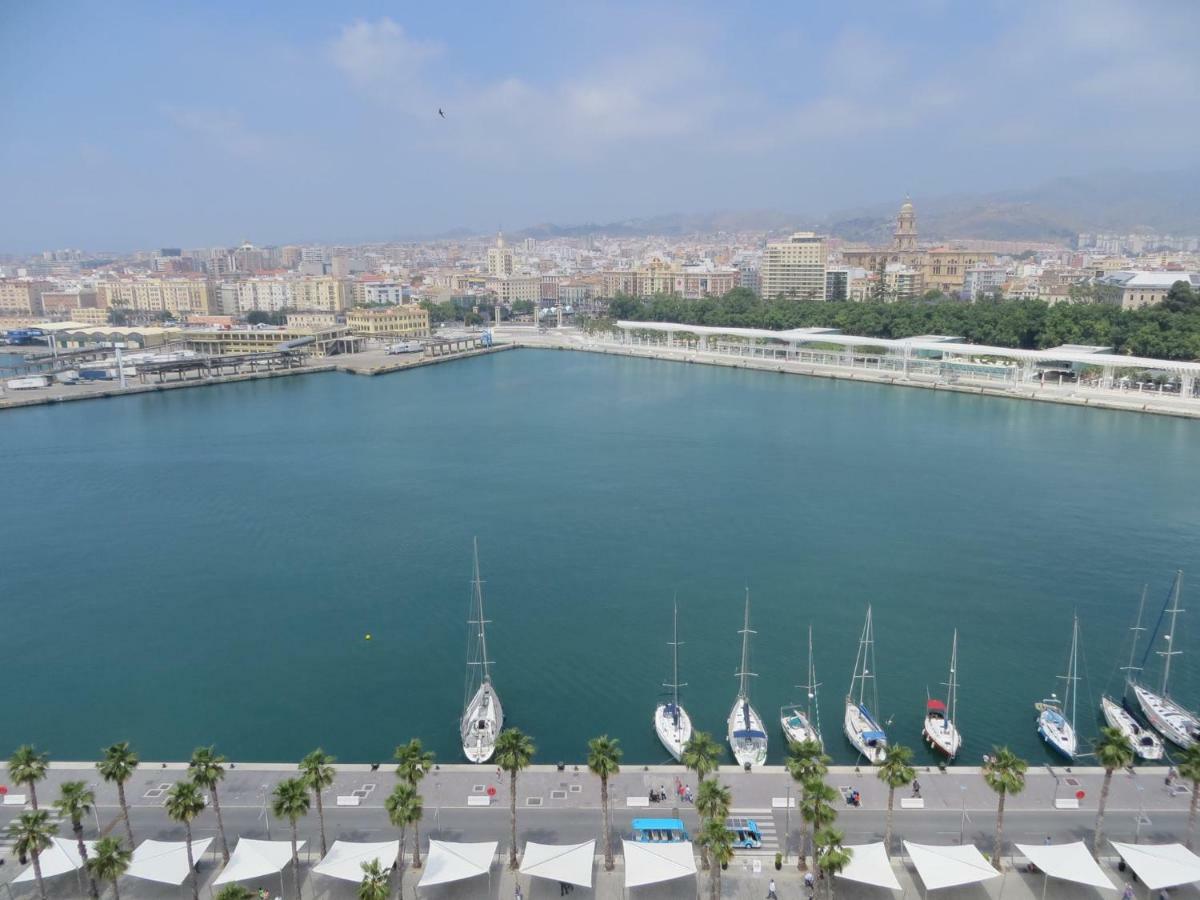 Apartamento Los Tres Soles Malaga Exterior photo