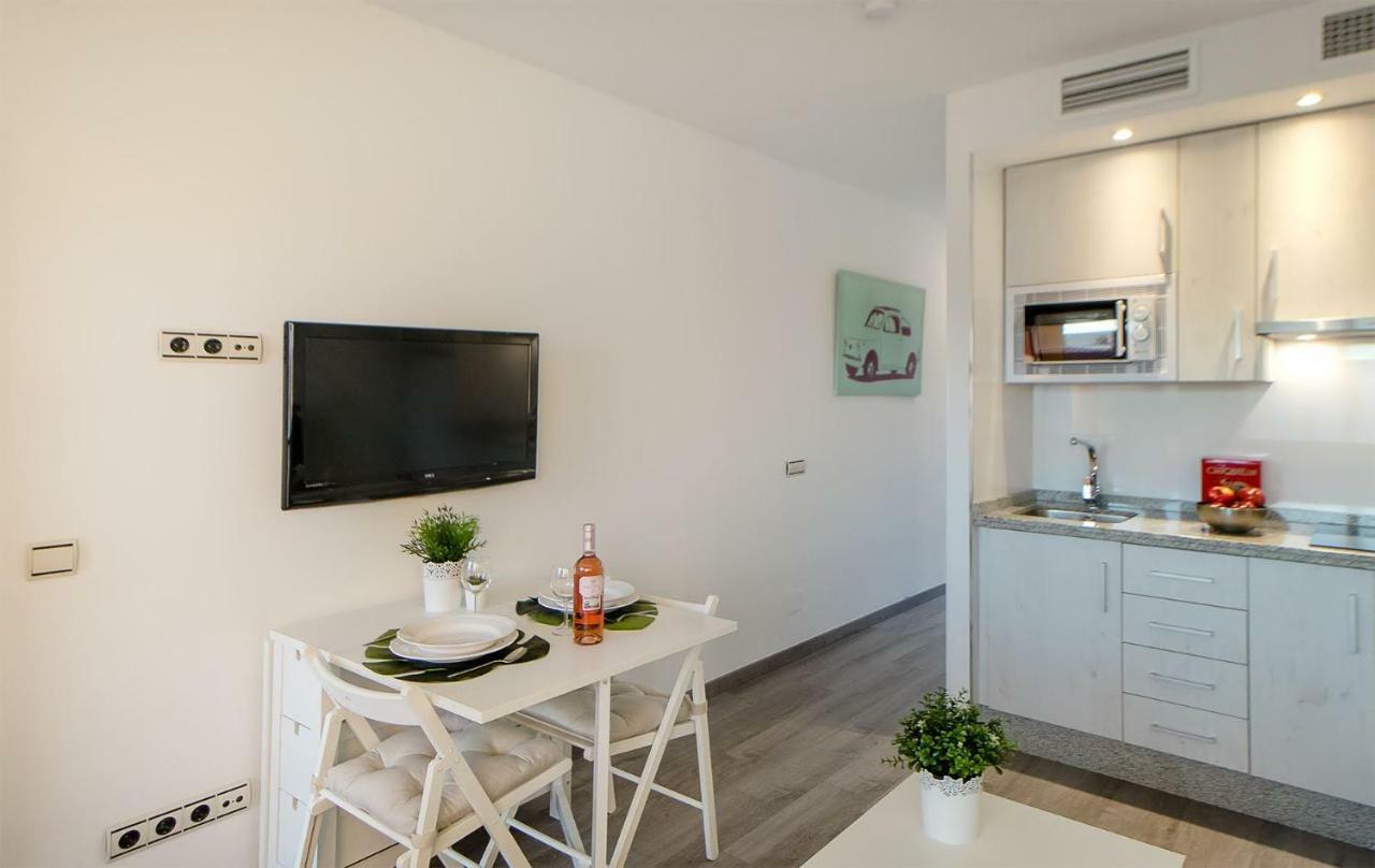 Apartamento Los Tres Soles Malaga Exterior photo
