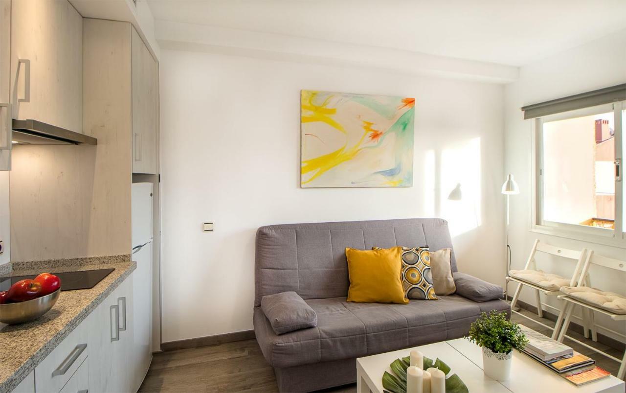 Apartamento Los Tres Soles Malaga Exterior photo
