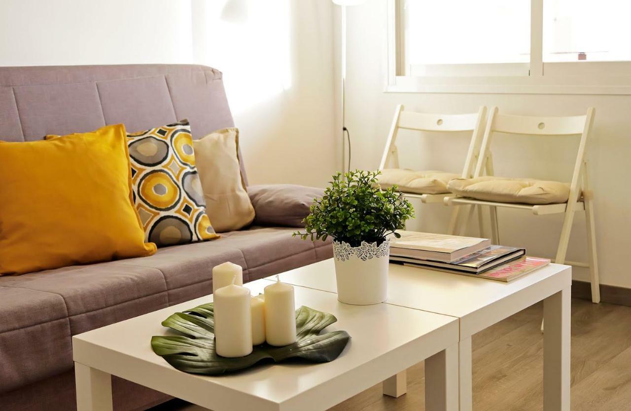Apartamento Los Tres Soles Malaga Exterior photo