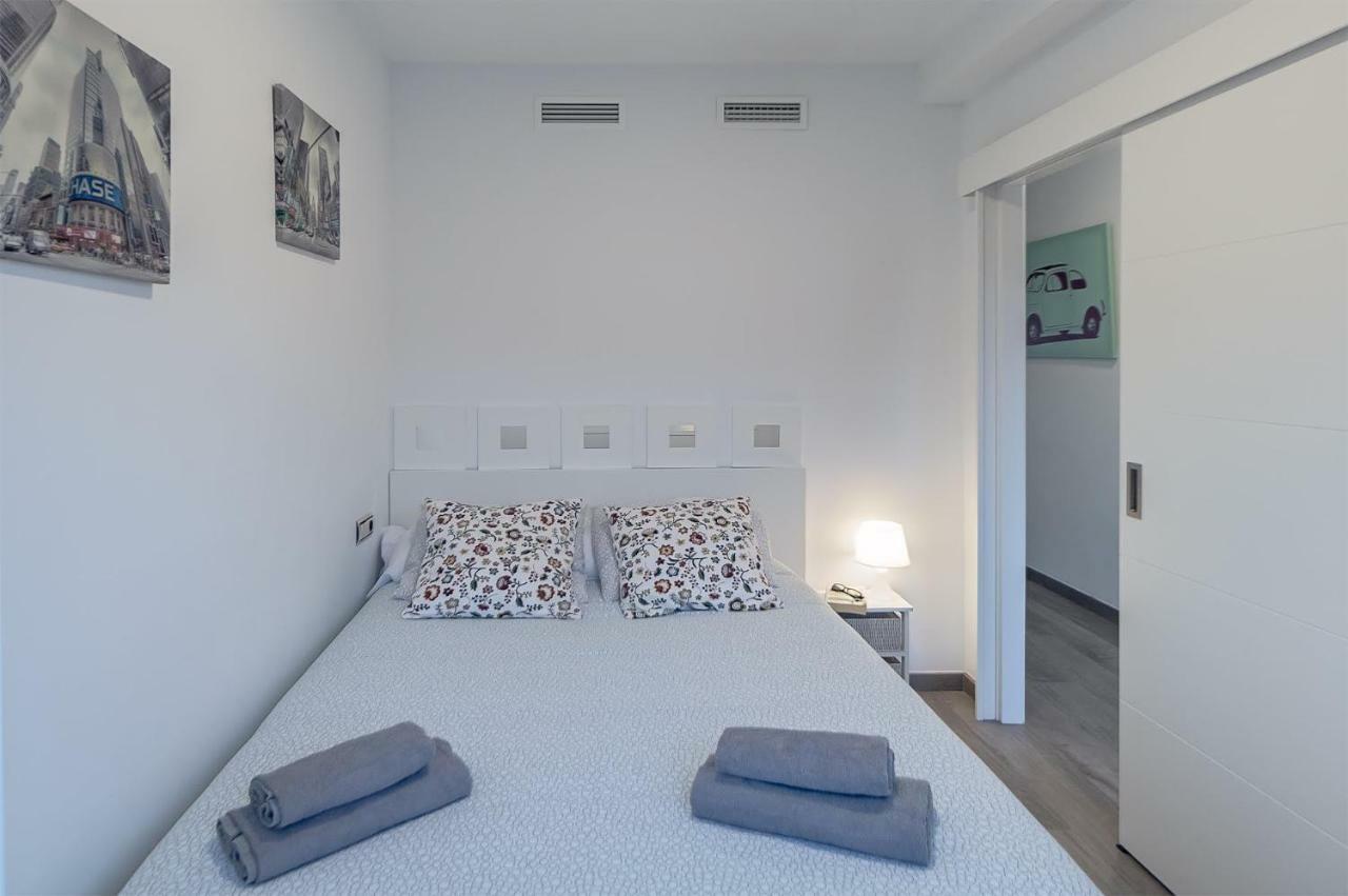 Apartamento Los Tres Soles Malaga Exterior photo